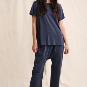 THE GREAT. WASHED NAVY JERSEY LOUNGE PANT CROP SIZE (1) SMALL MEDIUM